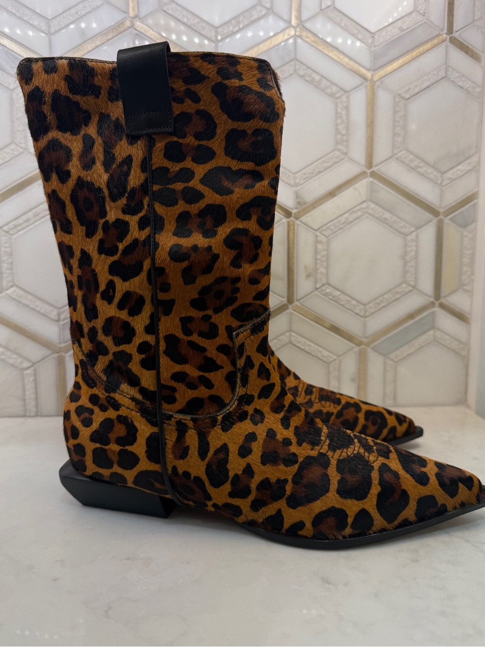 NWOB SCHUTZ ASHLEY HAIR CALF BOOTIE LEOPARD CHEETAH 9.5 RET $278